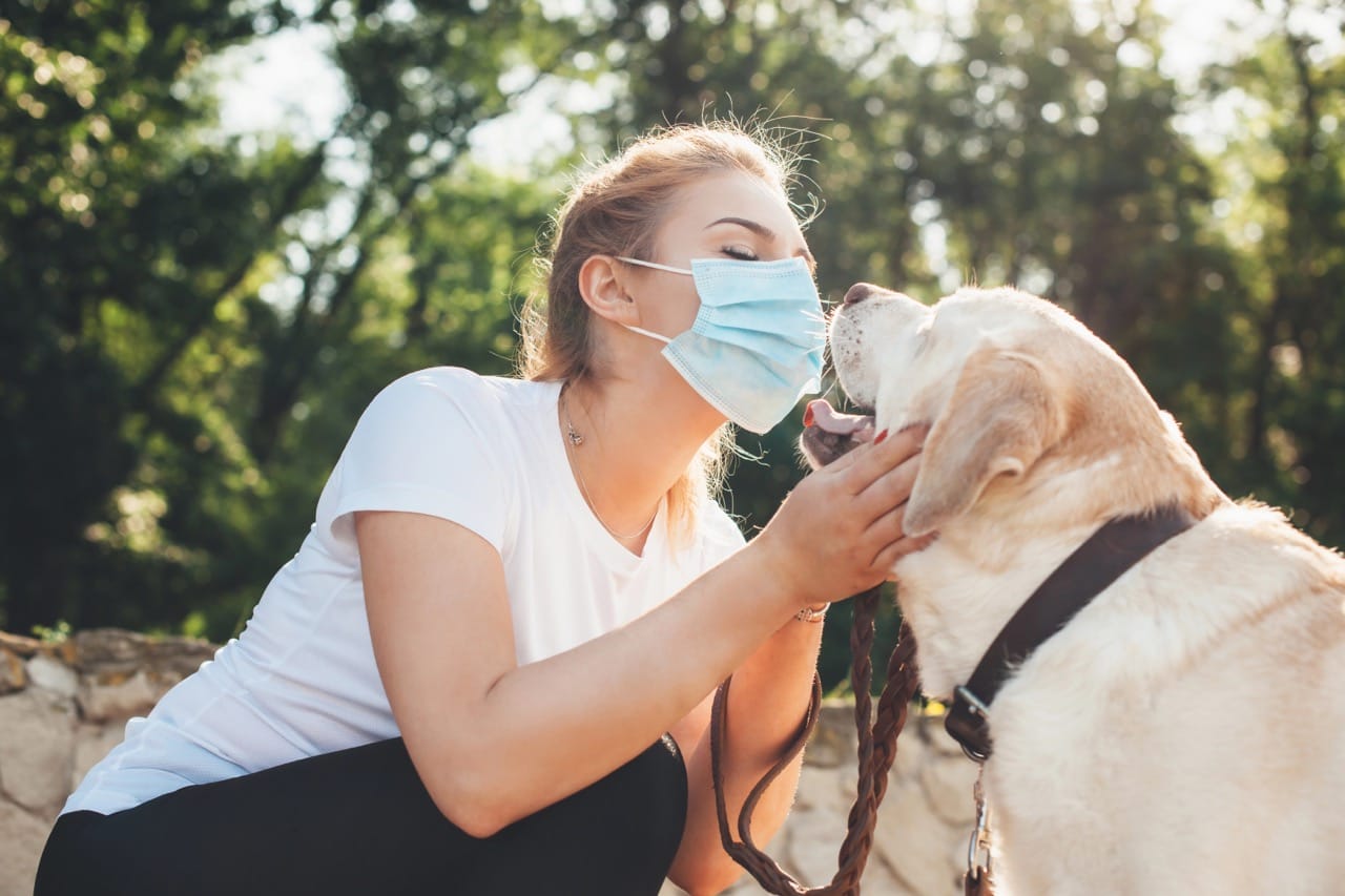 woman mask dog allergy